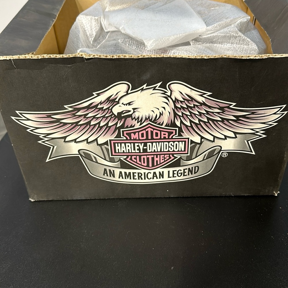 Harley-Davidson Tuscadero, half, black with flames 2006